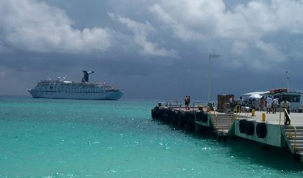 Cruise ship taken by Kodak DC280. Click to view full-size image. Photo copyright &copy; 2000, Robert C. Fasoldt.
